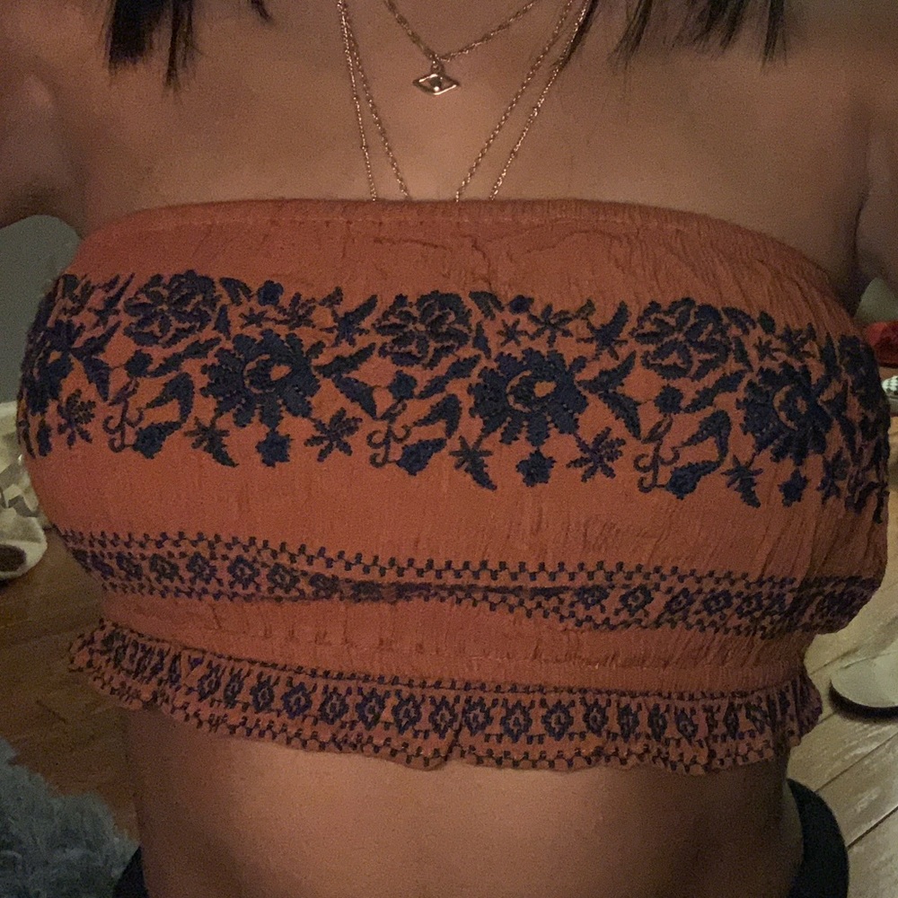 American Eagle crop top
